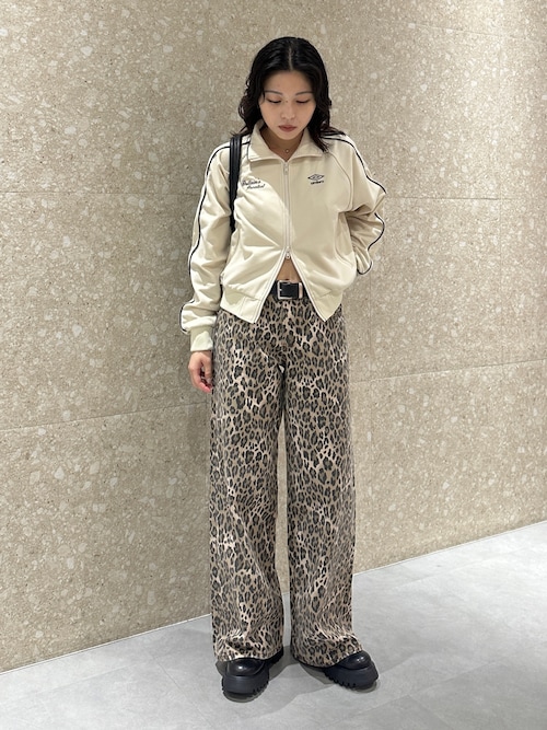 セール】LEO PRNTED WIDE STRAIGHT（デニムパンツ）｜MOUSSY（マウジー