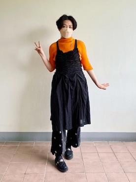 COMME des GARCONSのジャンパースカートを使った人気ファッション