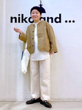DANTONのノーカラージャケット（ベージュ系）を使った人気ファッション