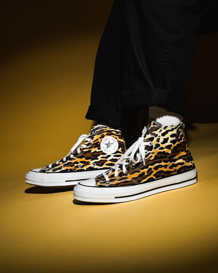 Converse x Invincible x Wacko Maria Chuck 70 Ox in Olive —