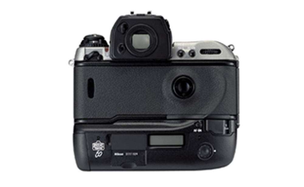 Debut of Nikon F5 | Camera Chronicle | Nikon Consumer