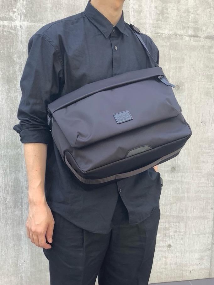 SPRUCE STREET SHOULDER BAG | ohno | Manhattan Portage BLACK LABEL