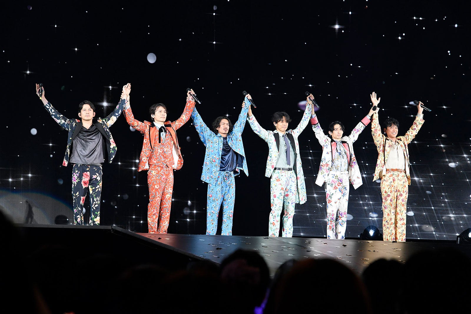 V6、解散ライブに悲壮感なし 誰も欠けず“胸を張って”迎えた最後「6人を
