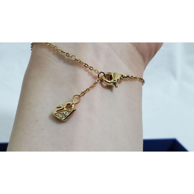 SWAROVSKI - 正規未 スワロフスキー クリスタル緑 スワンチャーム