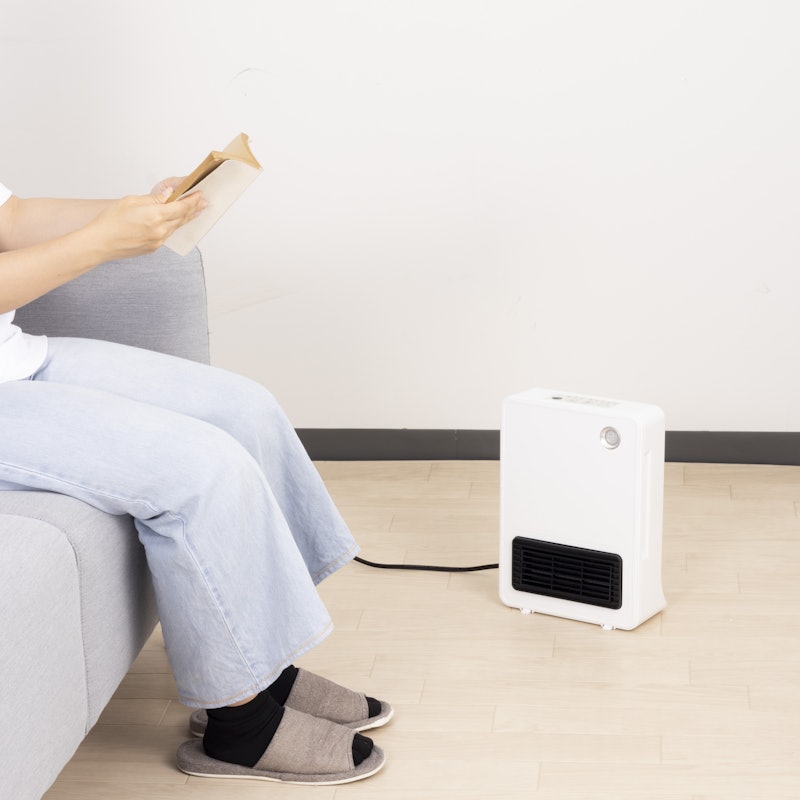 薄型 セラミックヒーター 人感センサー スポット 暖房 400〜1200W 白