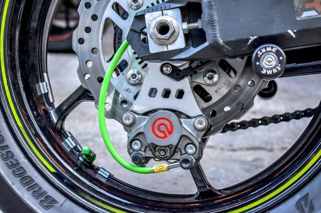 Webike | WR3 ダブルアールスリー リアキャリパーサポート BREMBO用