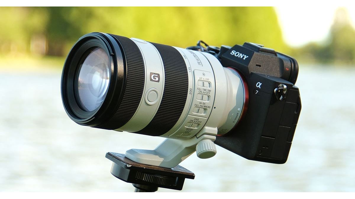 ソニー「FE 70-200mm F4 Macro G OSS II」を旧型と徹底比較！ 9年の時