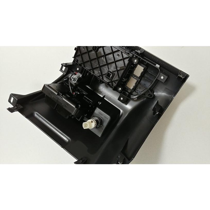 トヨタ（TOYOTA） トヨタ純正 エアコンパネル [シルバー] ハイエース