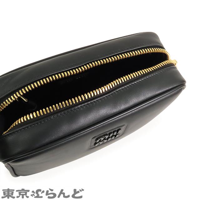 miu miu（ミュウミュウ） エンボスロゴ カメラバッグ 5BH225 ブラック