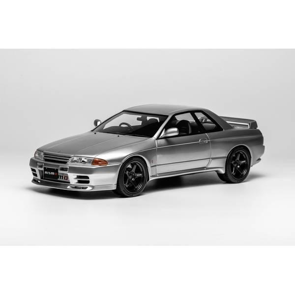 MOTORHELIX 1/18 ニッサン スカイライン GT-R R32 Customized Version