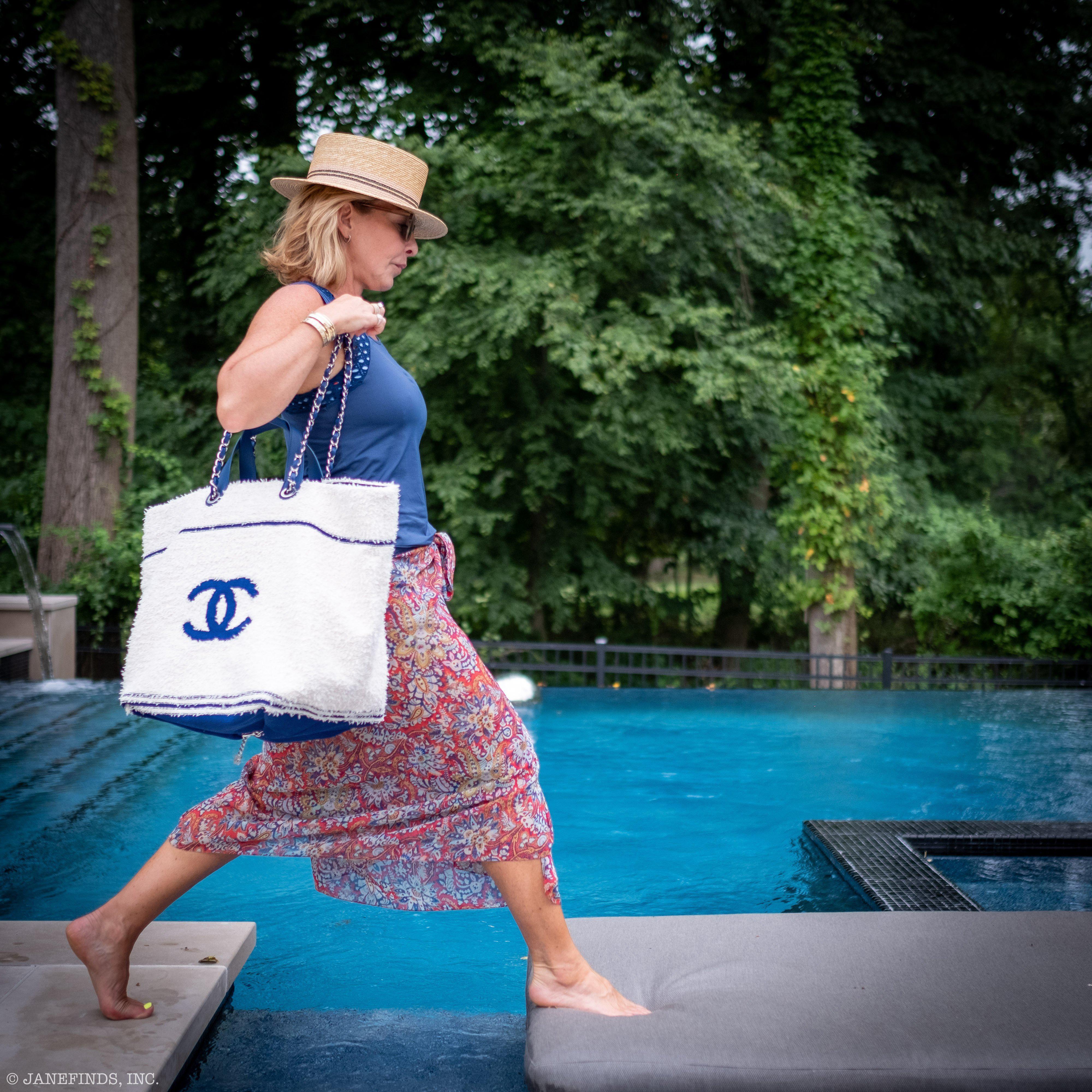 Chanel Venise Biarritz CC Tote XL White and Navy Canvas | JANEFINDS
