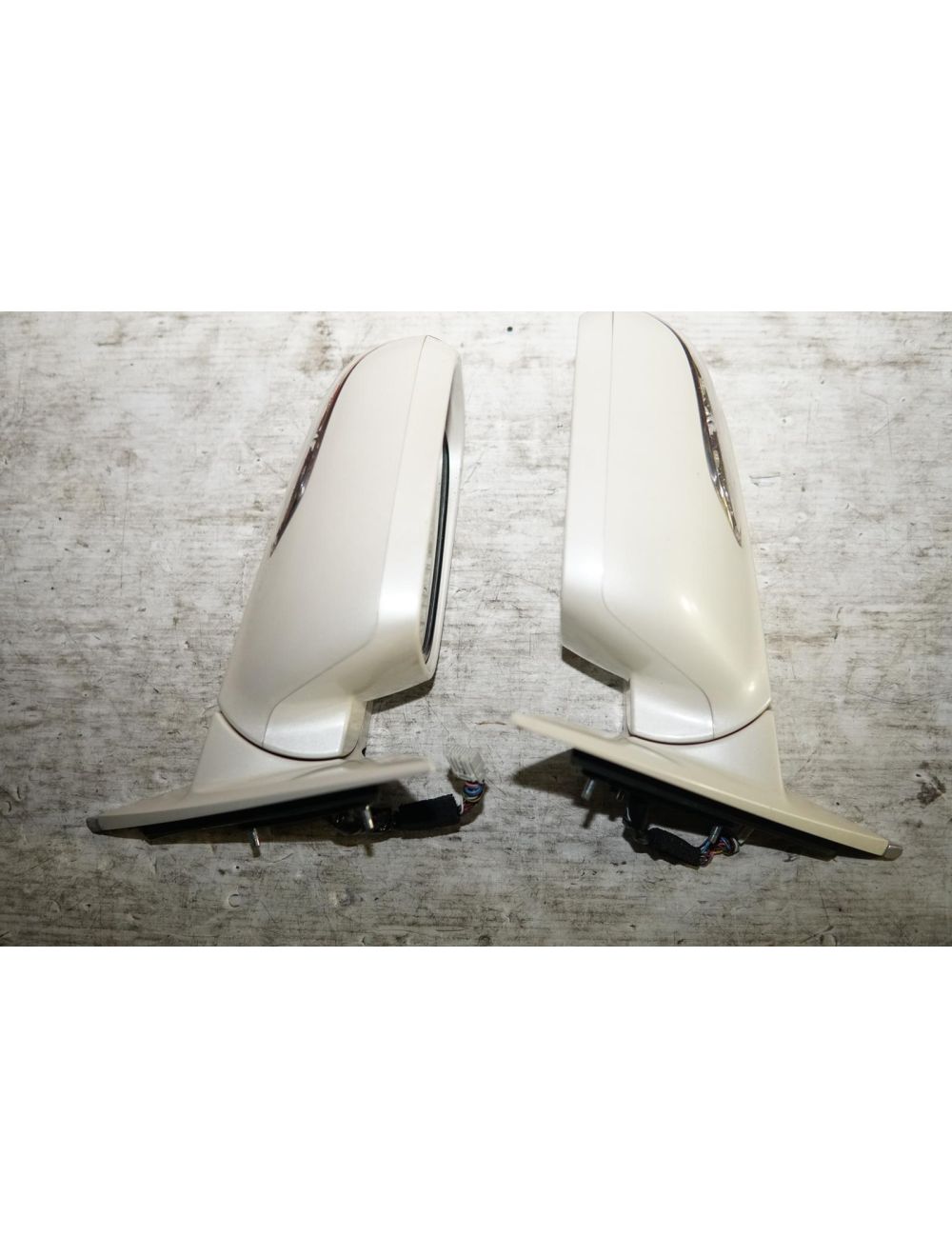 JDM Acura RL Power Folding Door Mirrors Pair in Silver With Switch