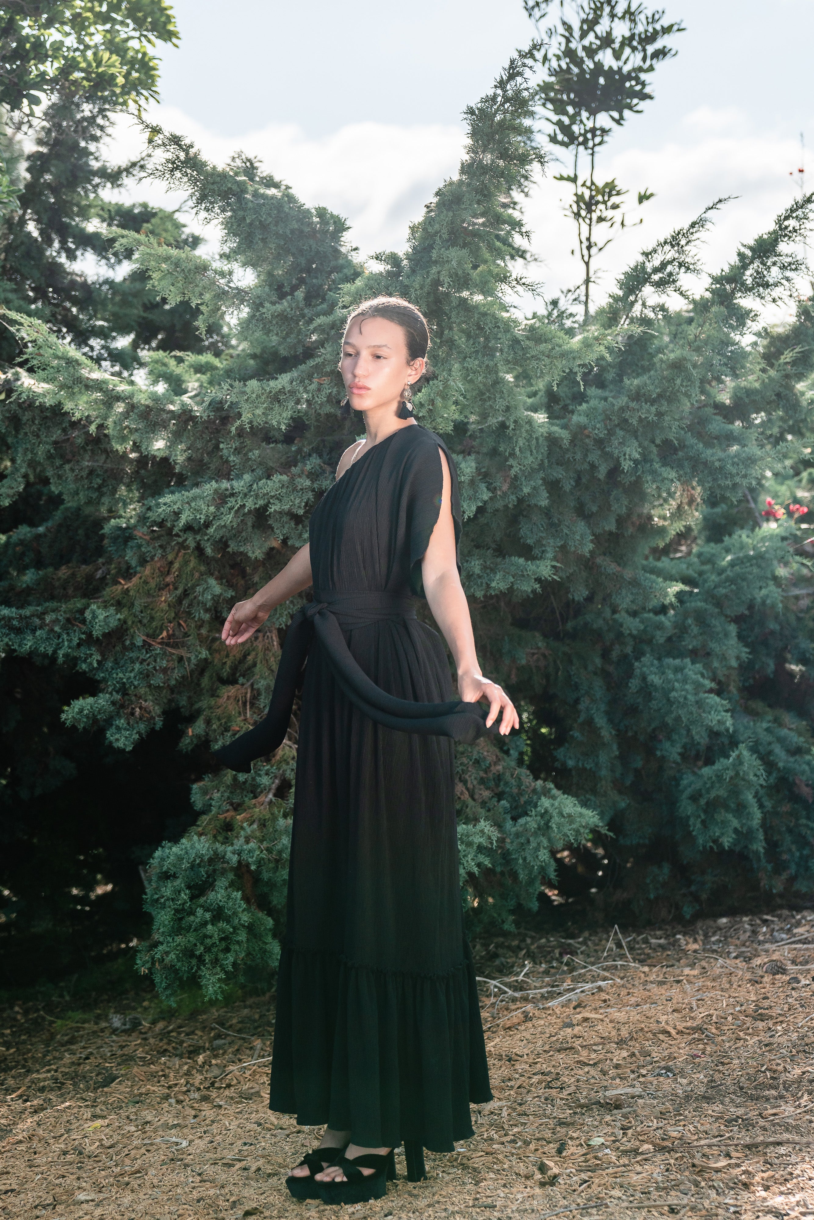 Black Diamond Pleated One-Shoulder Maxi Dress – Jennafer Grace