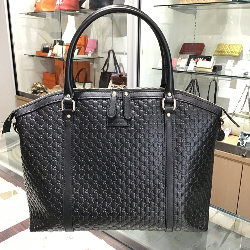 gucci_449657.jpg