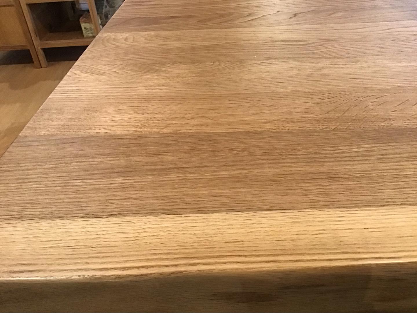 ナラ無垢材を使用したダイニングテーブル - KOMATSUYA