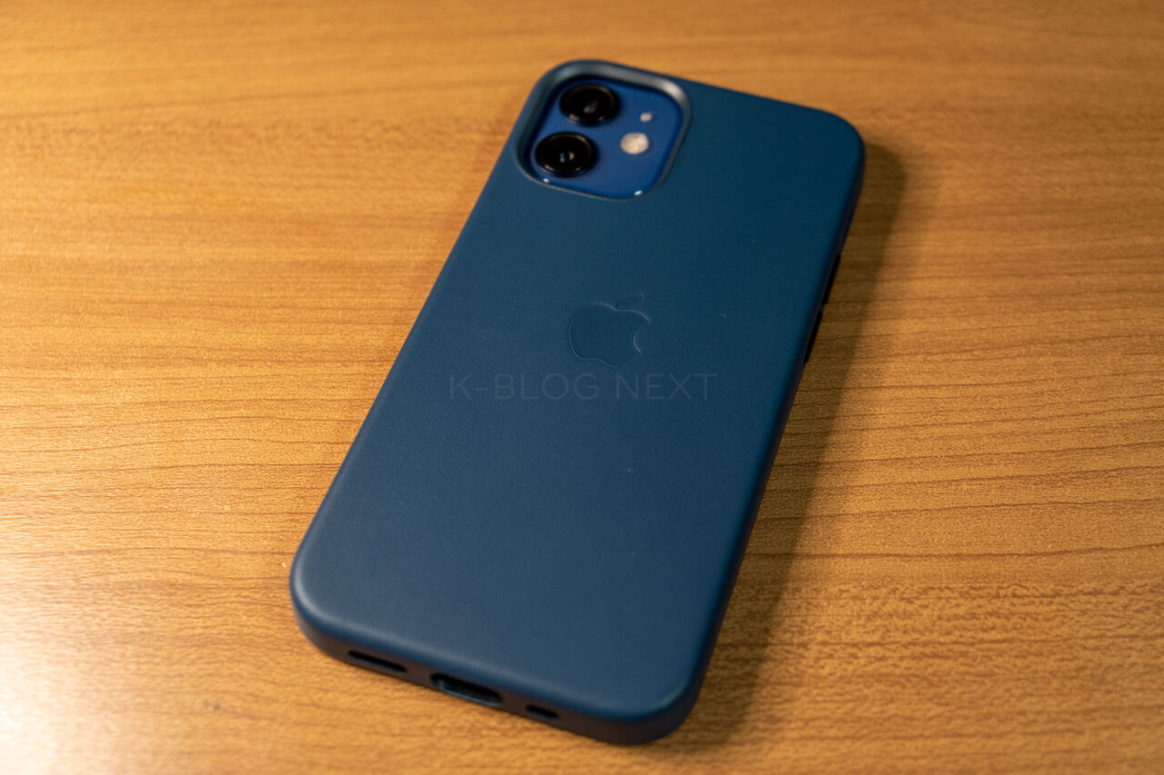 iPhone 12 mini 用純正レザーケース（バルティックブルー）」を購入