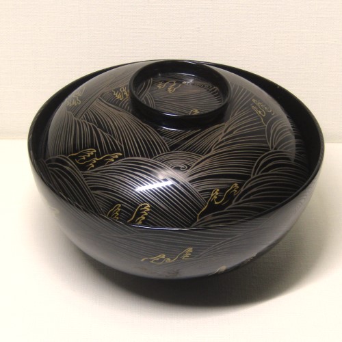 輪島塗 吸物椀 蓋付き -浜千鳥の蒔絵仕上げ (全面)- [内外面とも黒色