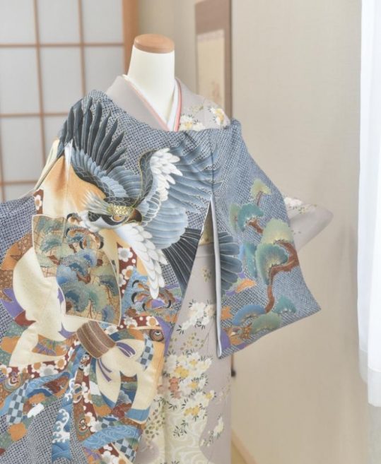 お宮参りの男の子用初着・産着 [絞り風] 紺地に鷹と束ね熨斗No.27