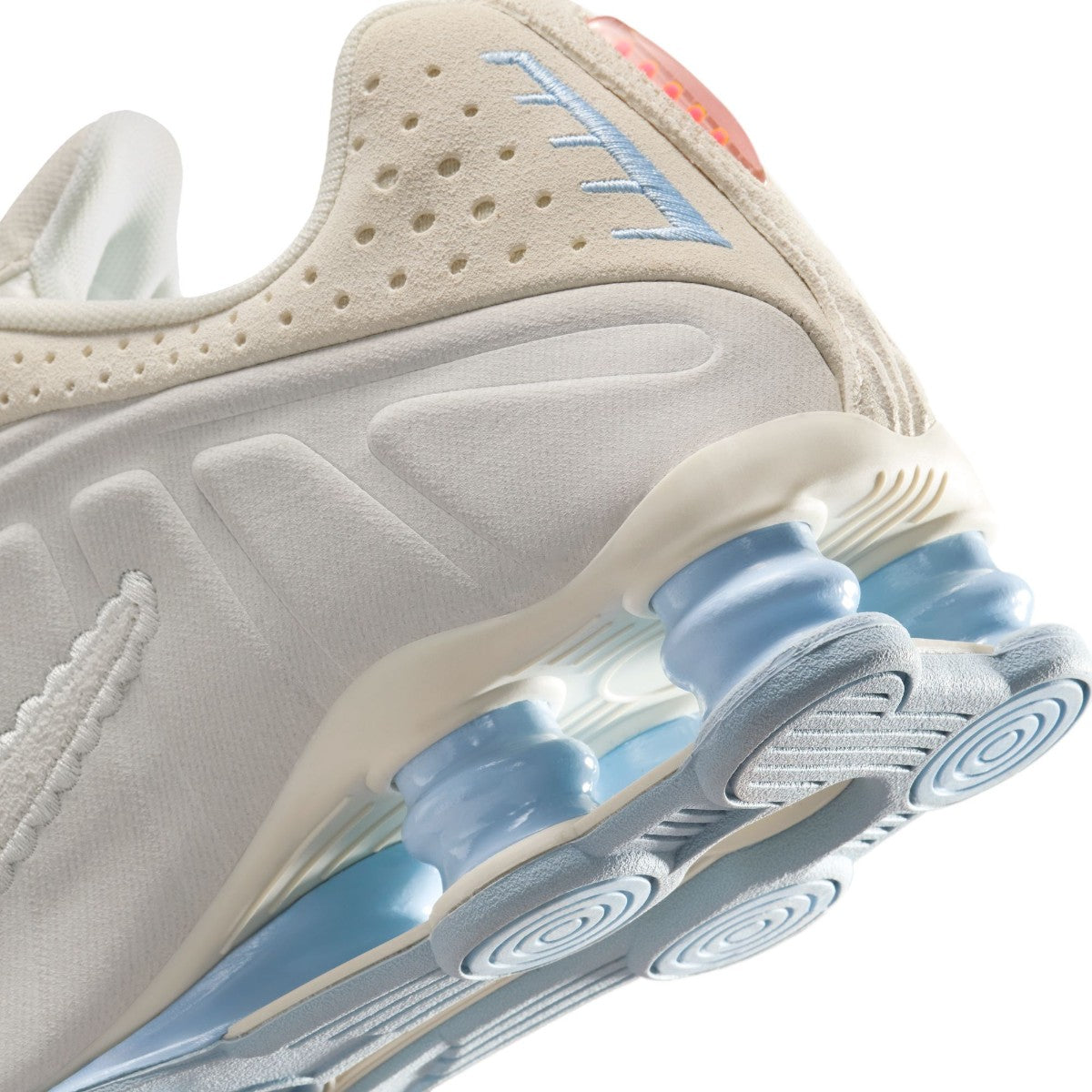 NIKE Wmns Shox R4 SE IH3572-110 – Kinetics（キネティクス