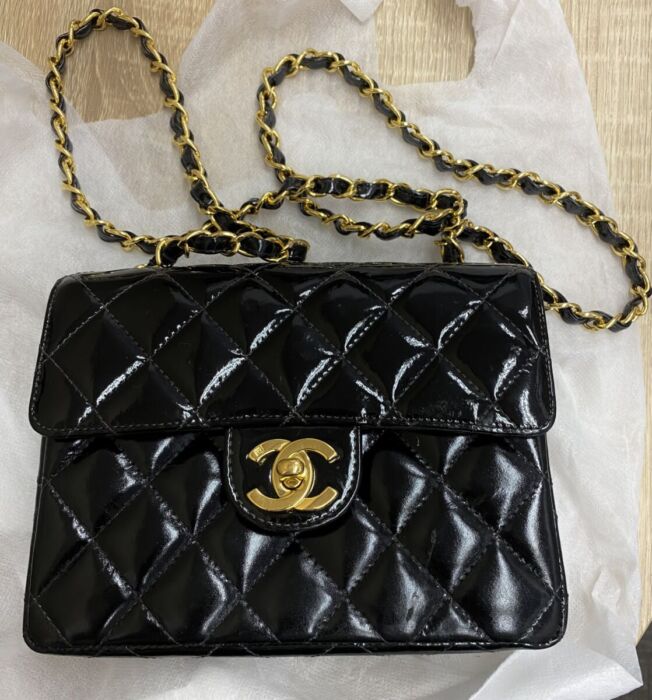 CHANEL シャネル ミニマトラッセ ショルダーバッグ エナメル – キングラム