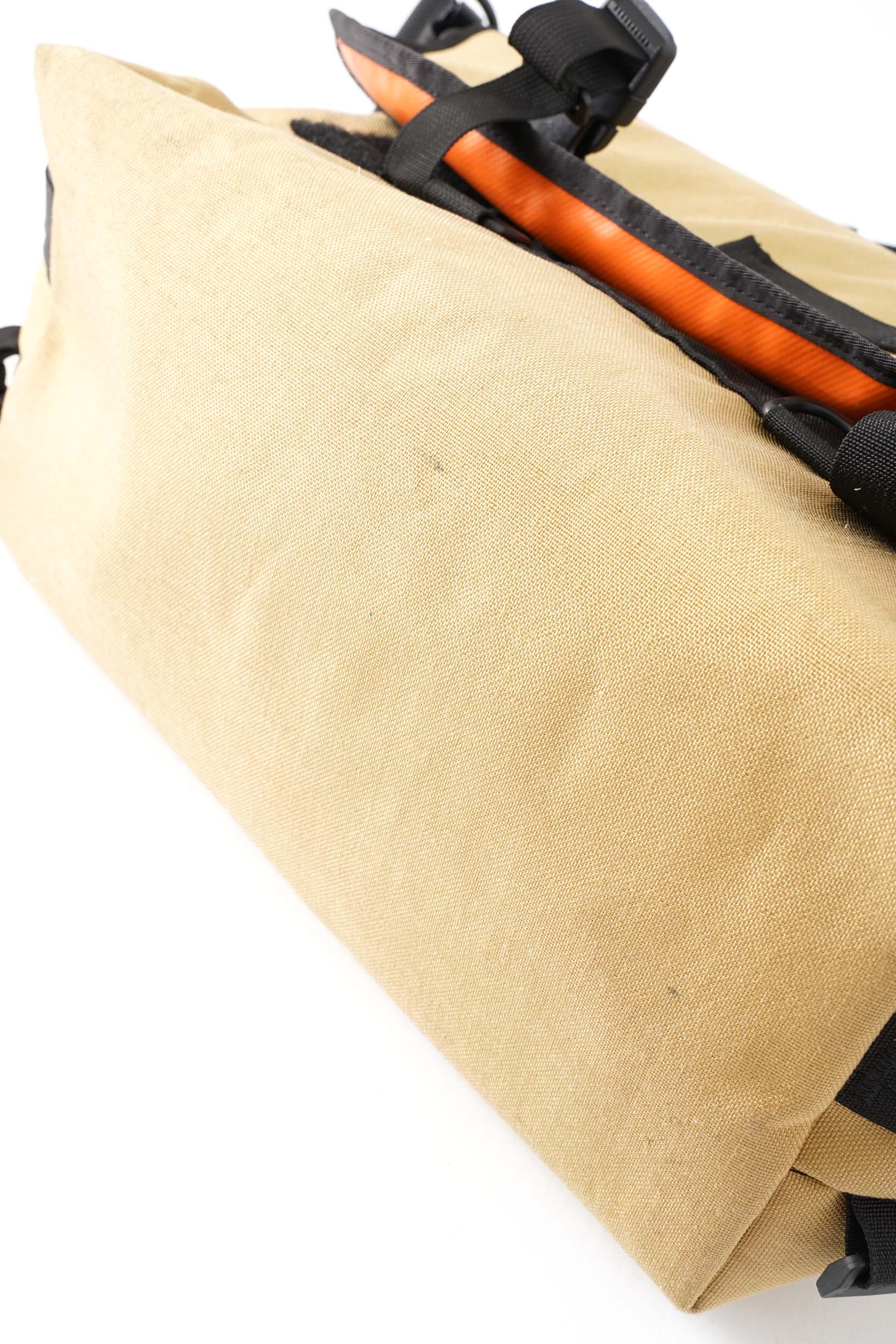 MADE IN CANADA PAC DESIGNS MESSENGER BAG – KNEW STORE