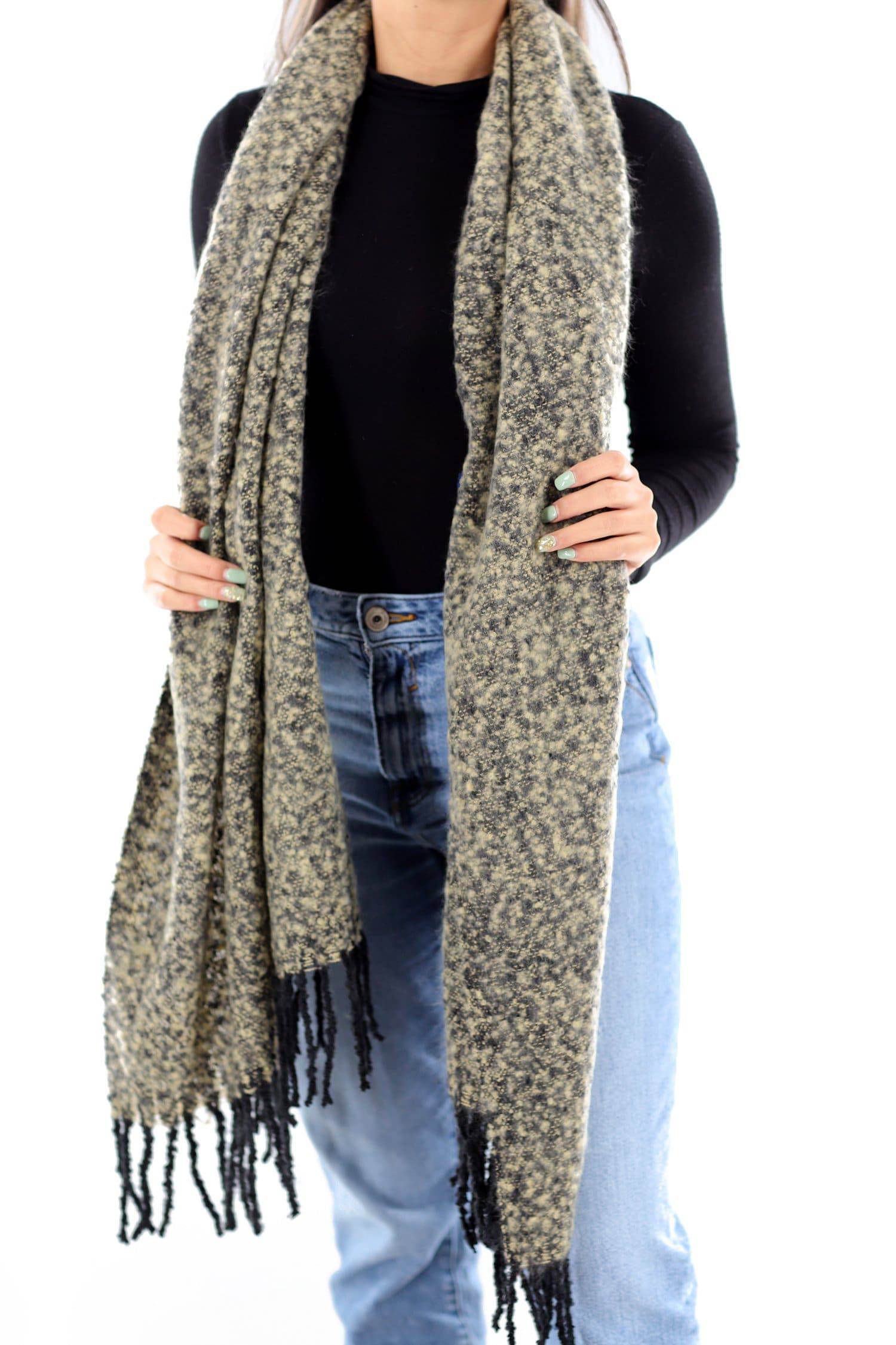 Muffler Scarf Plush with Fringe - Black/Ivory – La Fiorentina