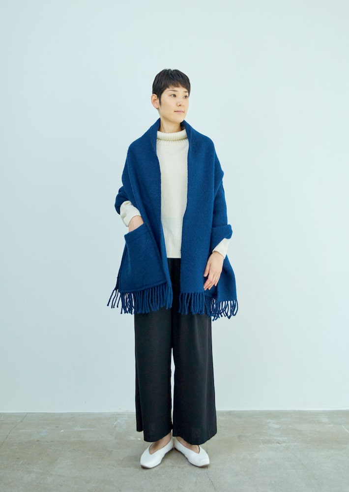 UNI pocket shawl（blueberry） LIMITED STOCKS – LAPUAN KANKURIT