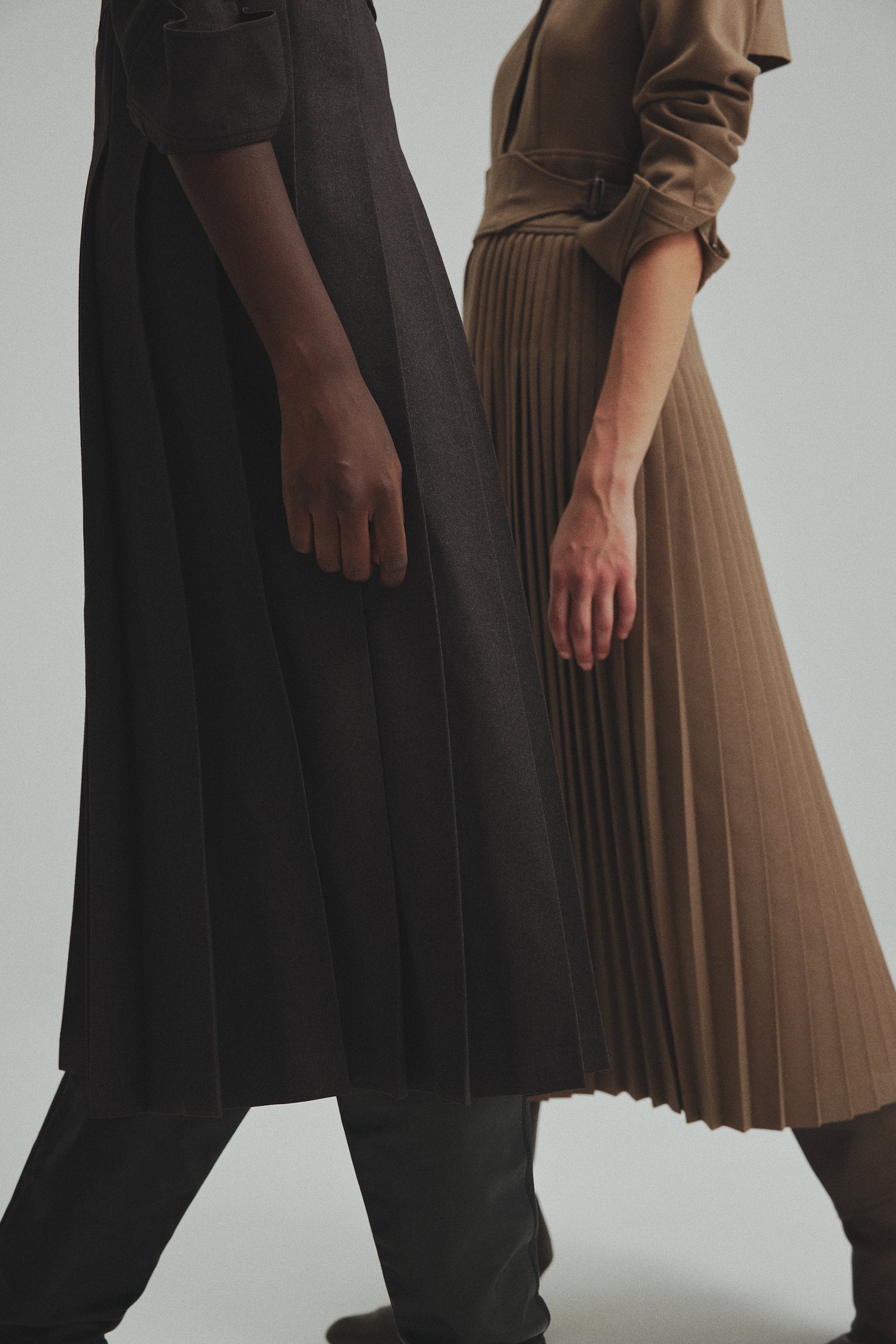 再入荷】Asymmetry pleats Dress – L'AUBE BLANC