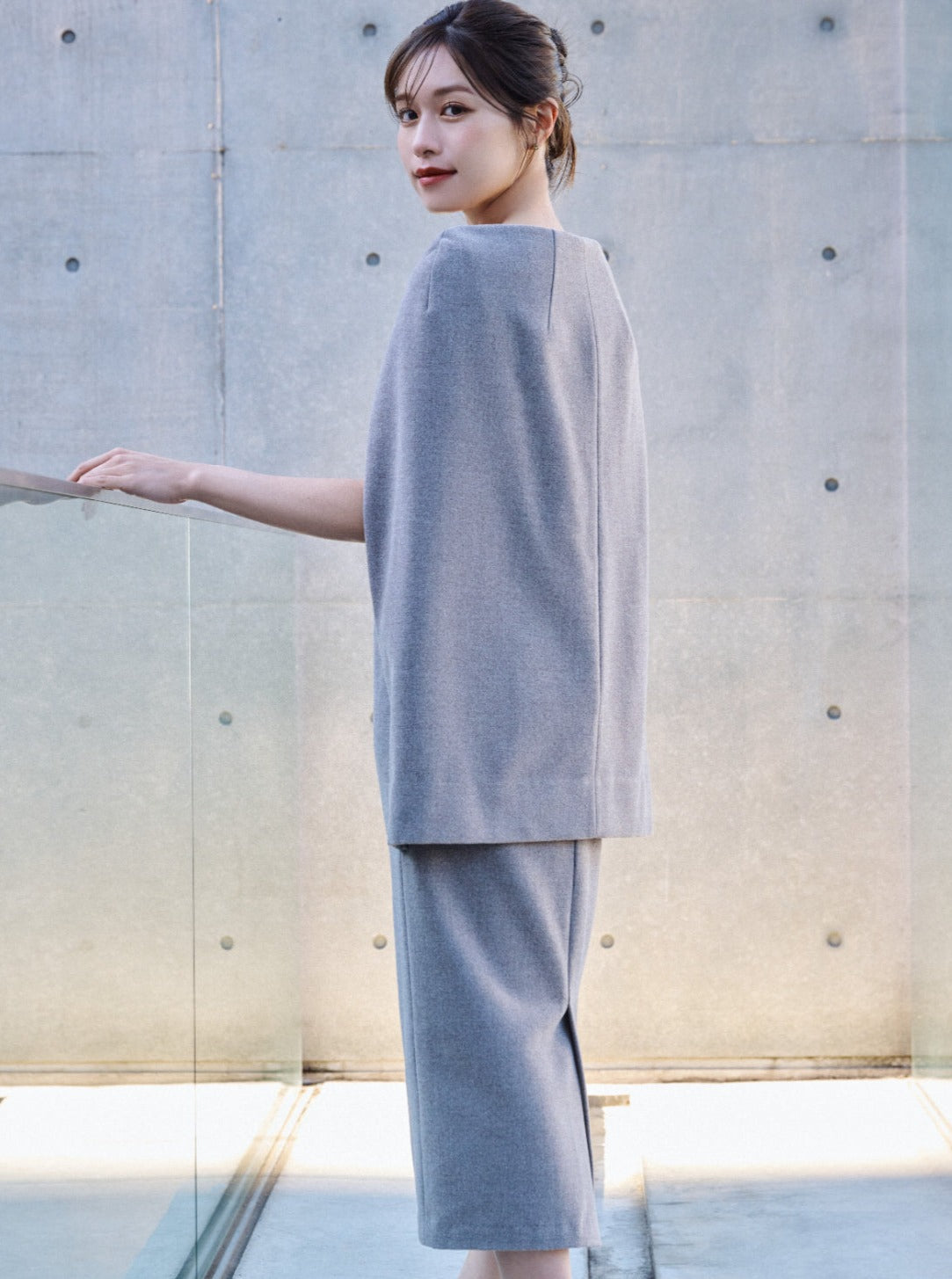Narrow line Cape Dress ／ laubeblanc