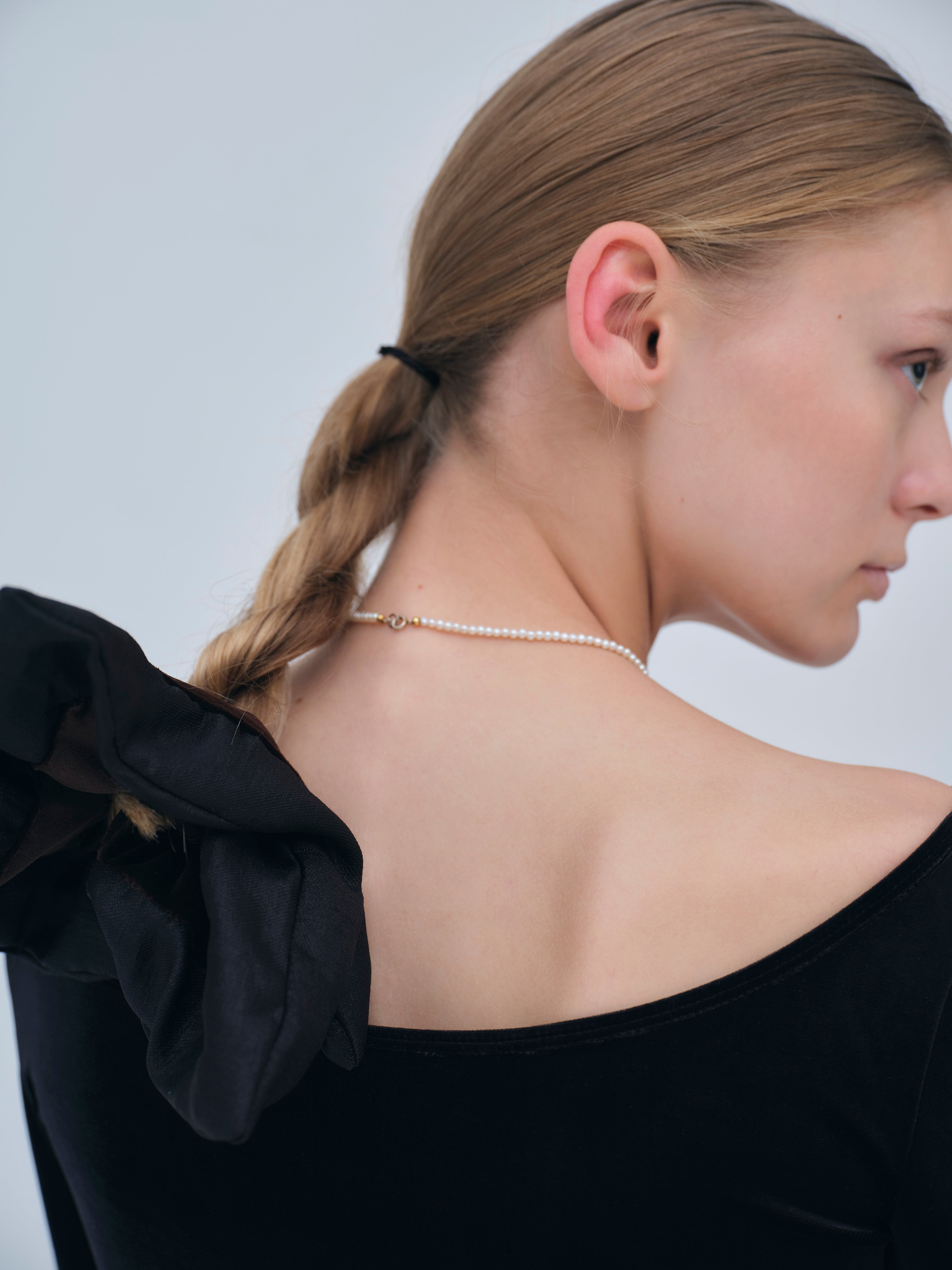 Sharp Neck Velour Tops – L'AUBE BLANC