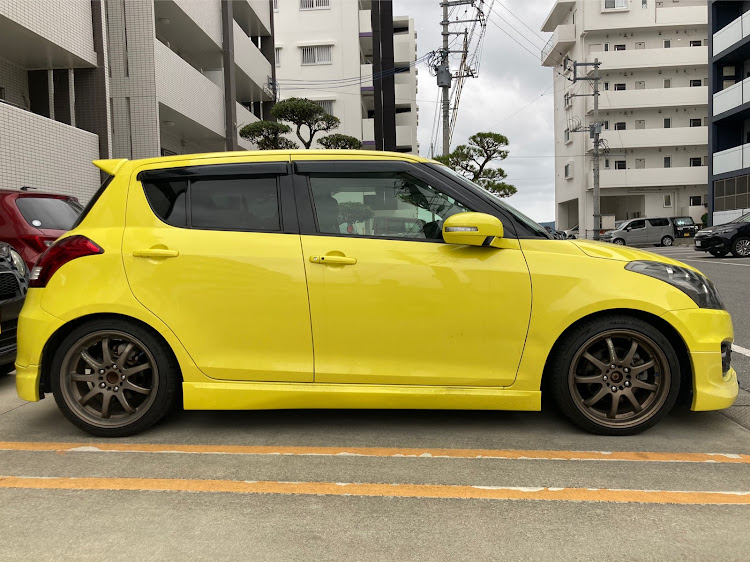 スイフトスポーツの車高調取付・BLITZ DAMPER ZZ-R・zc32s・フォロワー