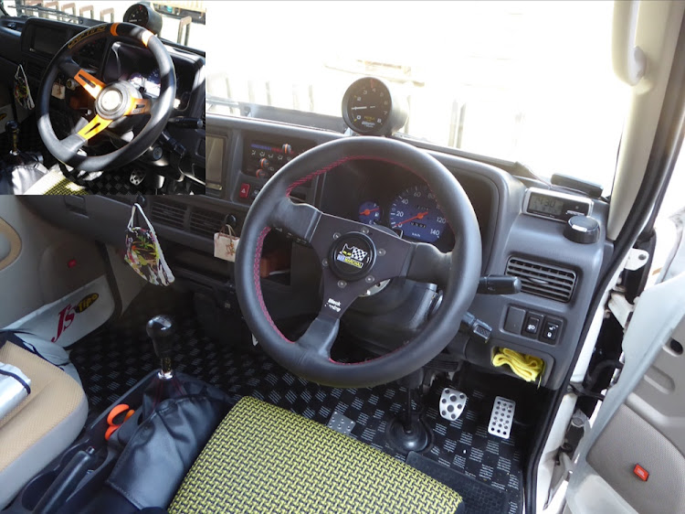サンバー バンの街道レーサー計画・ブラックレーシング・momo・ド