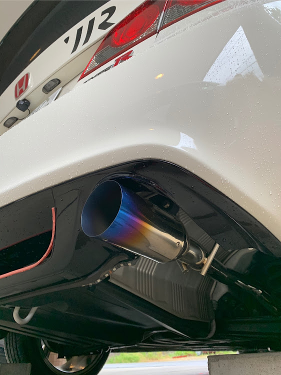 シビックタイプRのFD2・シビックタイプR・モリモリ管・マフラー交換