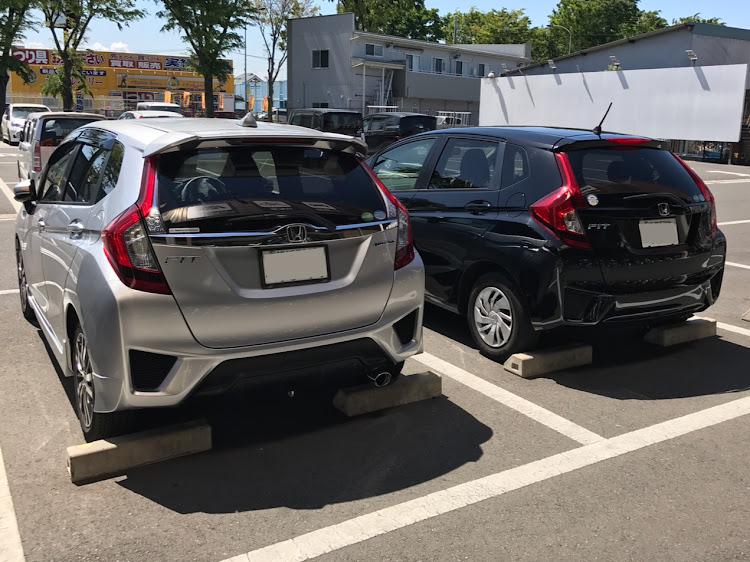 フィットのリアディフューザー・NOBLESSEに関するカスタム事例｜車の