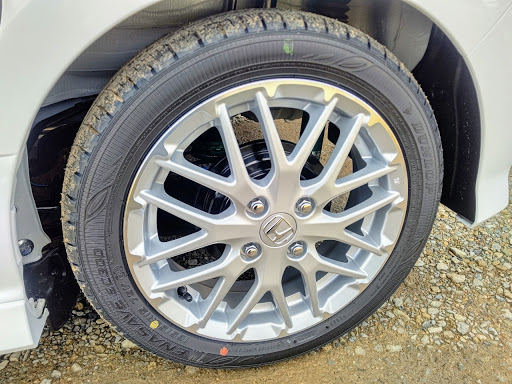 Nボックスカスタムのホンダ純正ホイール・15インチ・165/55R15
