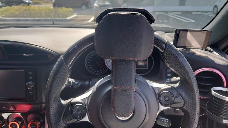 86のプレミアムステアリングロック・TRDに関するカスタム事例｜車の