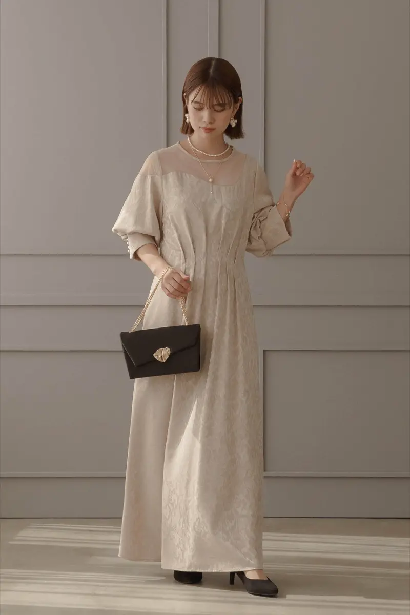 ベージュのイレギュラーデコルテドレス | LE' RURE | M | 結婚式