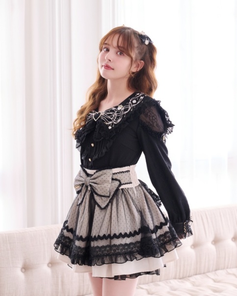 ジュエリーリボン刺繍セーラーリブトップス ｜ LIZ LISA（リズリサ