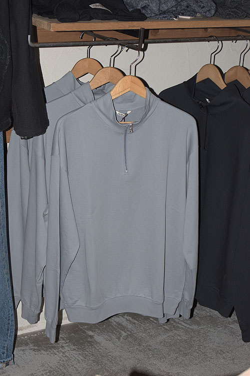 AURALEE 25SS-ELASTIC HIGH GAUGE SWEAT HALF ZIP P/O [ASH GRY/INK BLK ]