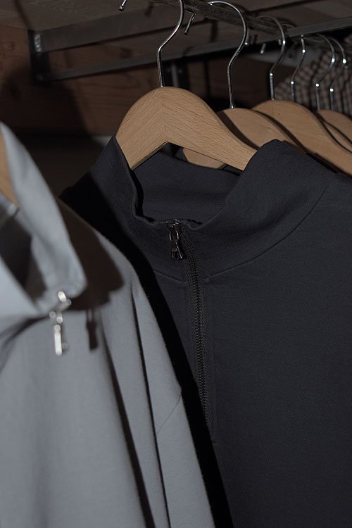 AURALEE 25SS-ELASTIC HIGH GAUGE SWEAT HALF ZIP P/O [ASH GRY/INK BLK ]