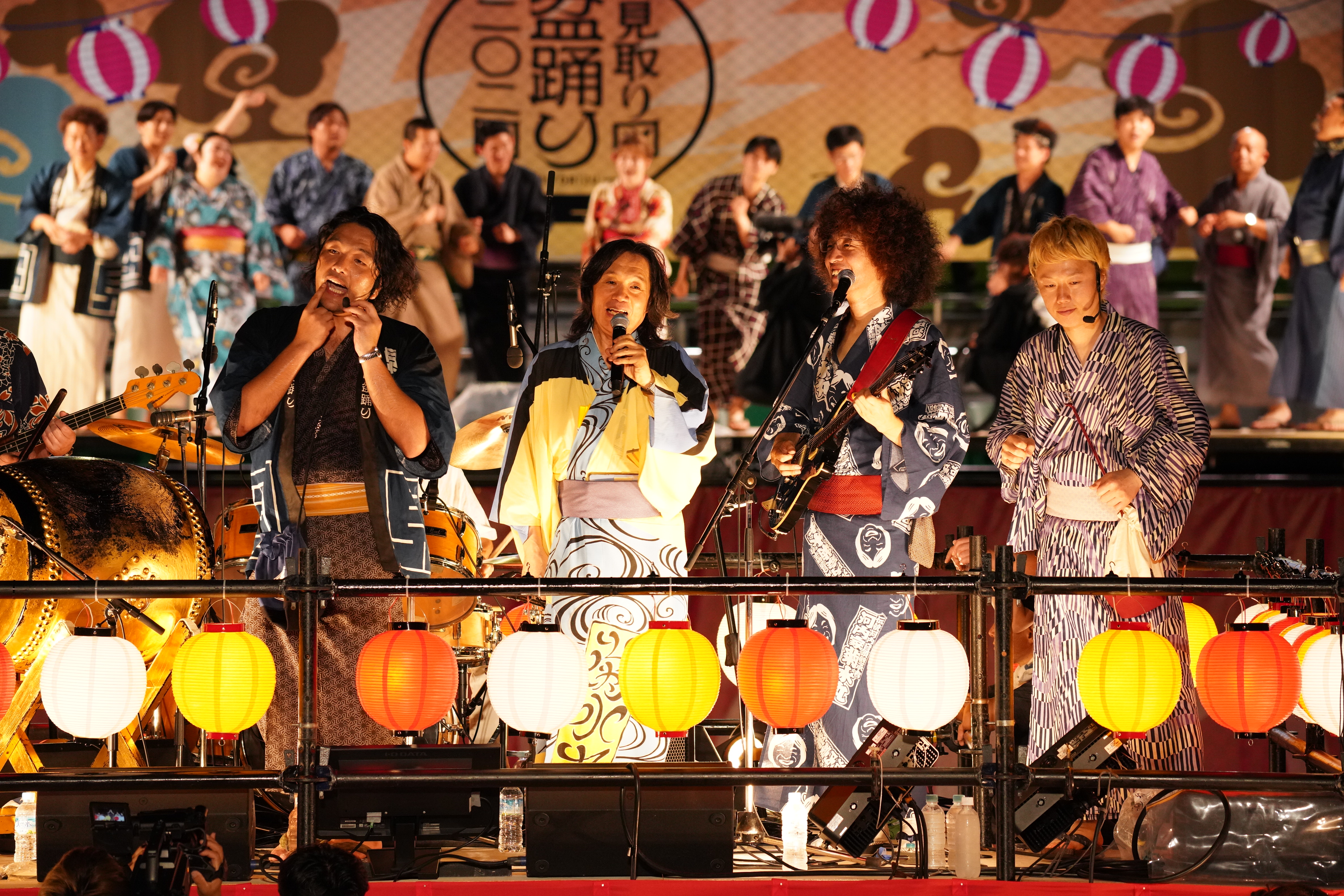 見取り図の“日本最遅”盆踊りイベントが豪華メンバーで大盛況! 「盆踊り