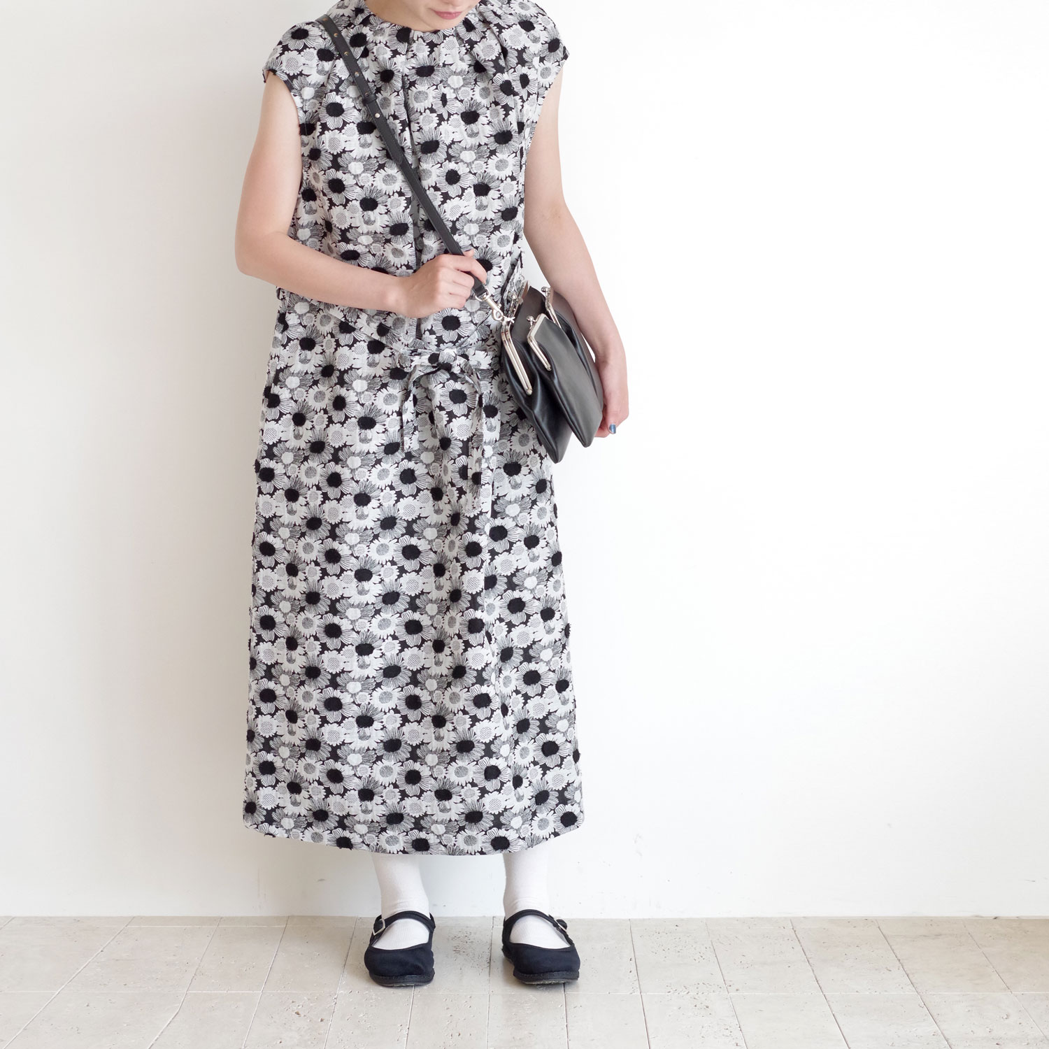 R&D.M.Co- オールドマンズテーラー : JACQUARD DAISY NO SLEEVE DRESS