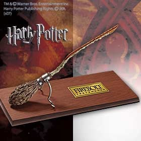 ハリー・ポッター 魔法の箒ファイヤボルト ミニチュアスケールレプリカ