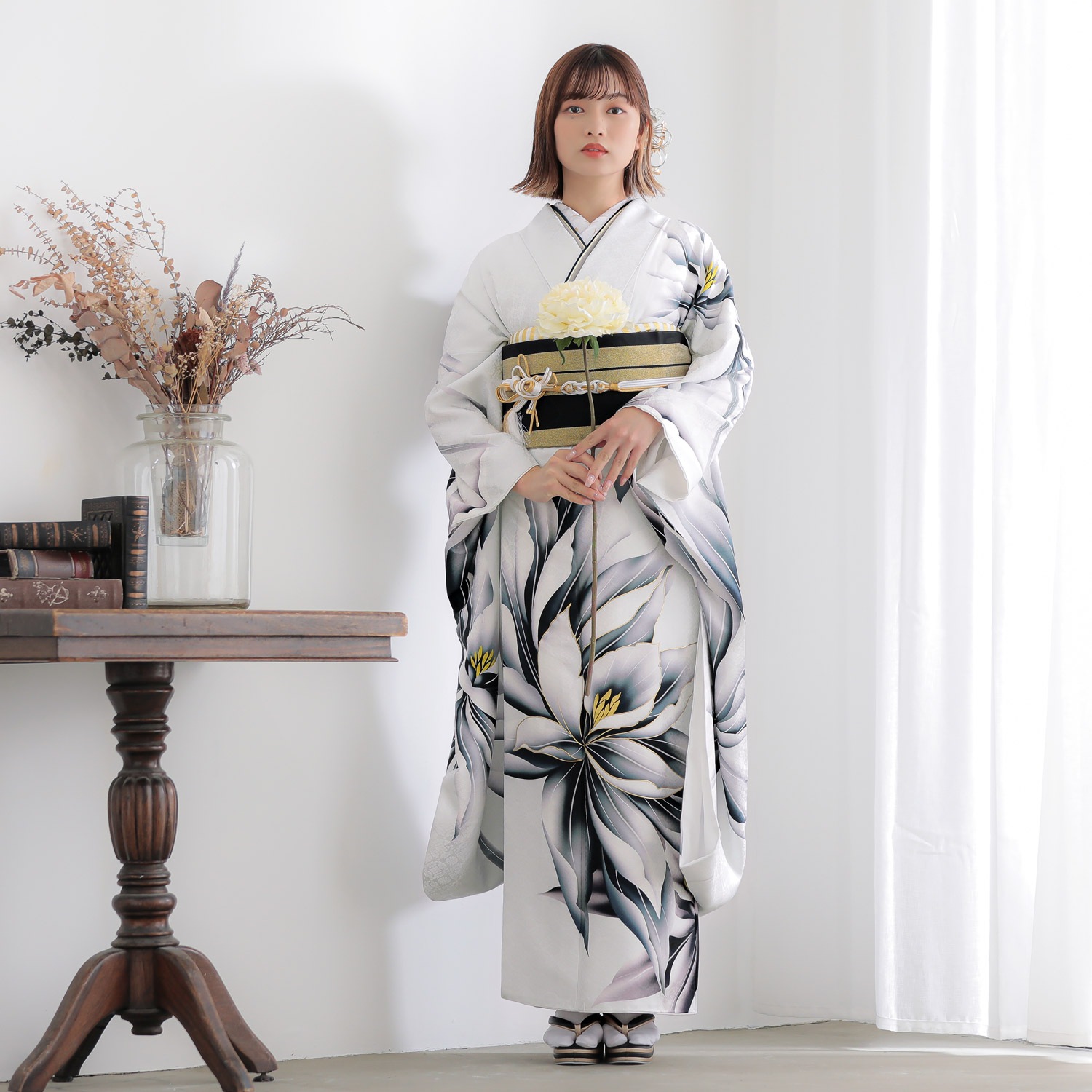 白 月下美人（【振袖・袋帯・長襦袢のセット商品】） | FURISODE