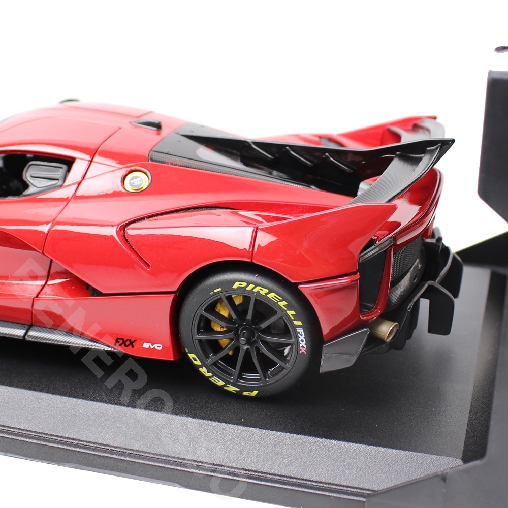Bburago 1/18スケール フェラーリ FXX K EVO レッド 18-16012R