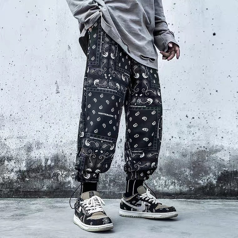 NEIGHBORHOOD バンダナ柄 スウェット 32nqG7zb2jCZTlOL5cOC9WrtsN2m8r