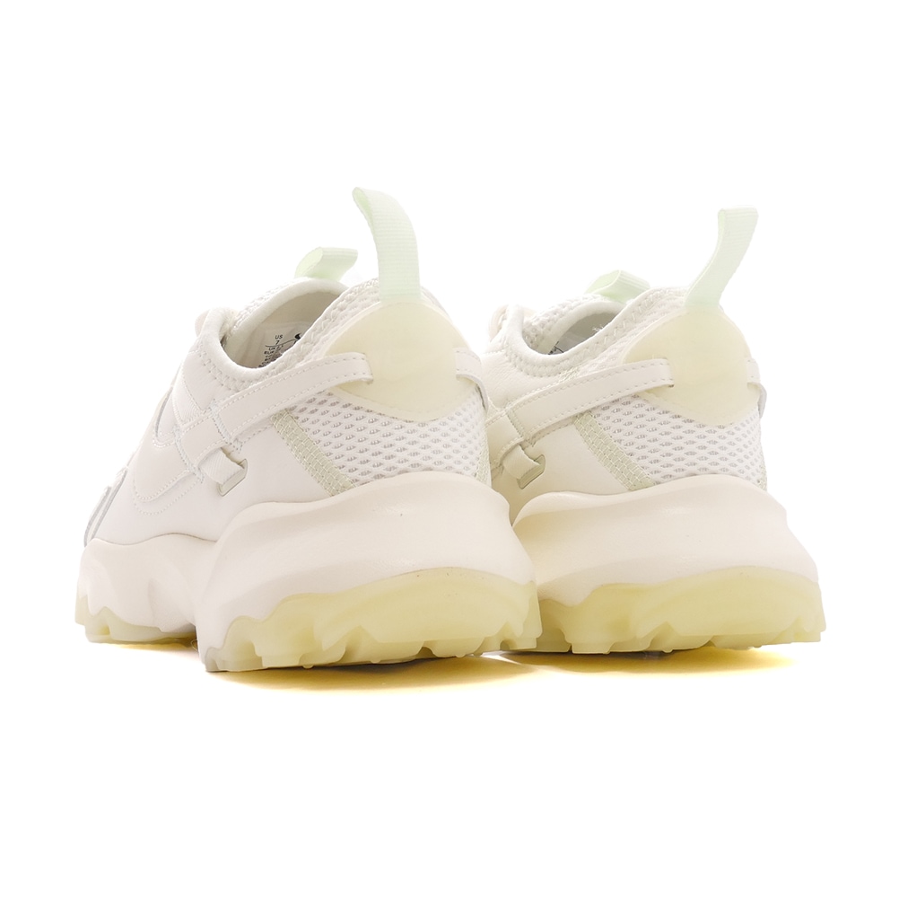 スニーカー ナイキ NIKE TC7900プレミアム セイル 白 HF4304-133