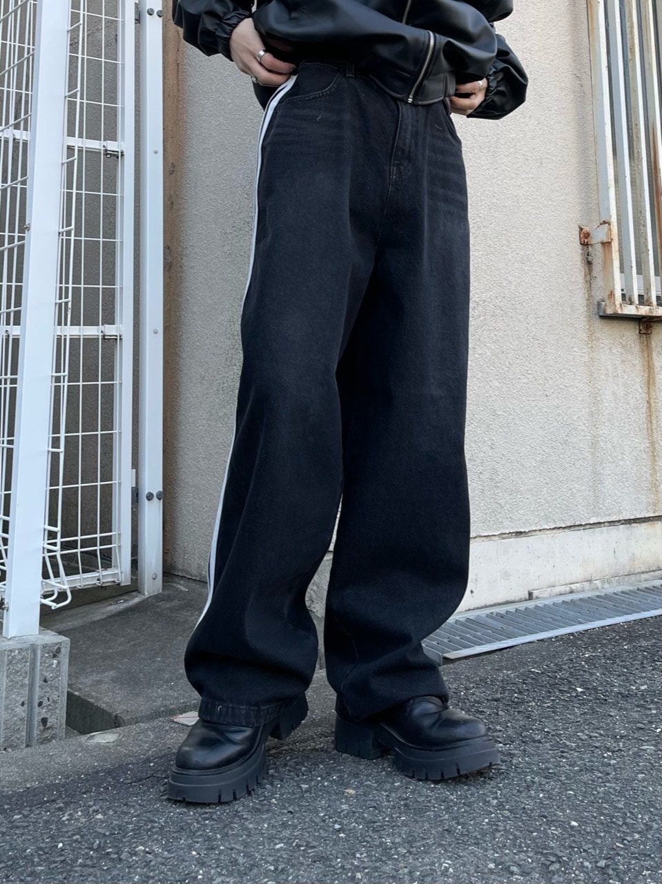 受注制【Chikashitsu +】oversized side line denim pants (2color