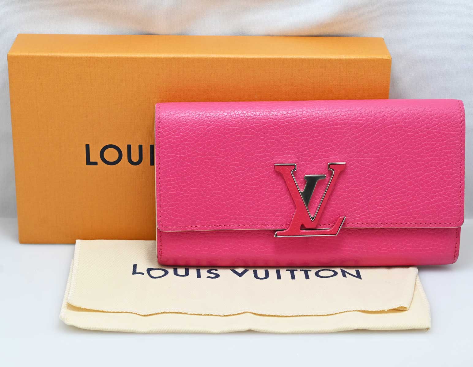 ルイヴィトン LOUIS VUITTON ポルトフォイユ・カプシーヌ ホットピンク