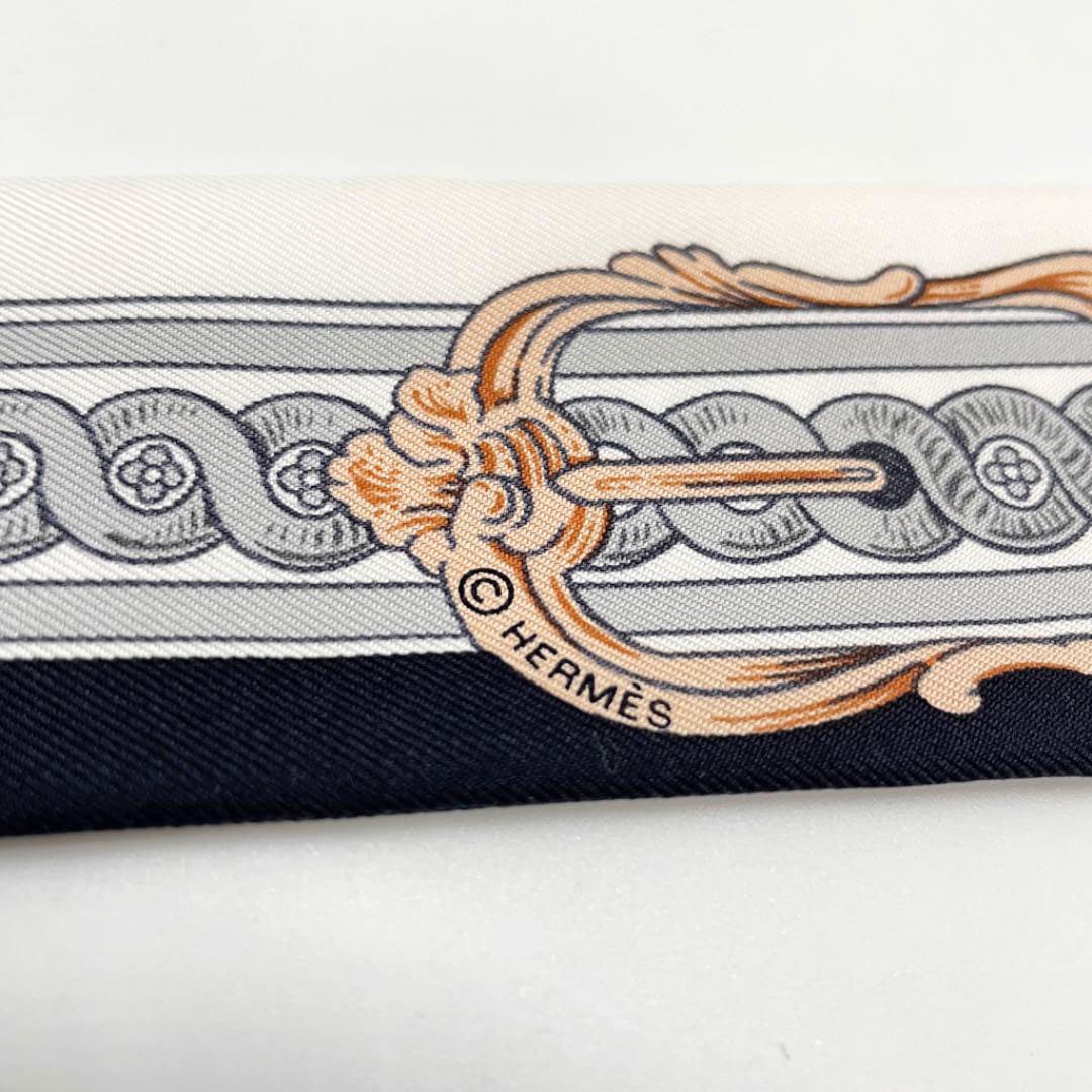 HERMES エルメス スカーフ ツイリー 『Bride de Cour(法廷の勒